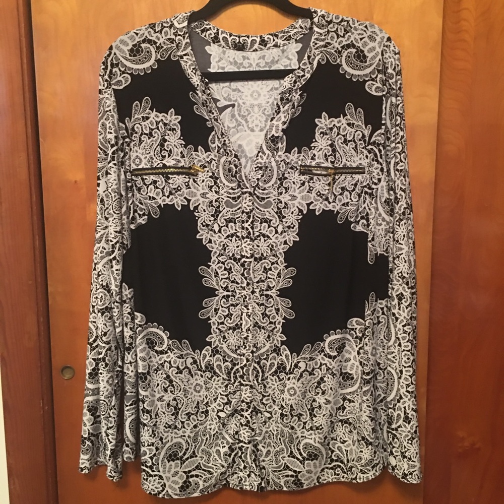 Black and white floral top